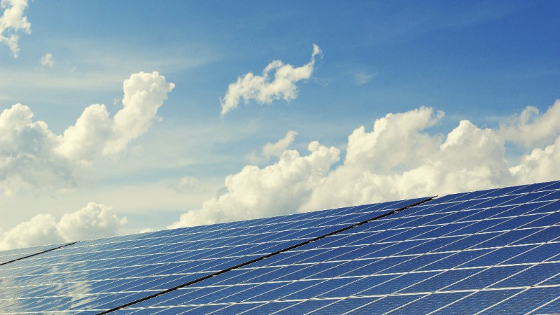 How can cloud migration be leveraged to achieve sustainable goals?